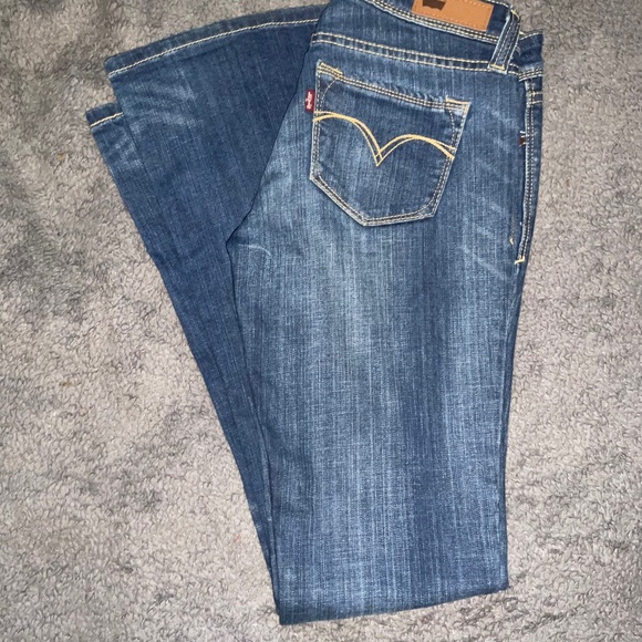 Levis Jeans - Picture 1 of 1